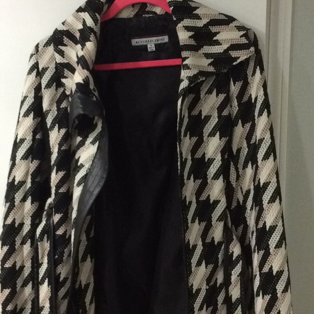 Like new houndstooth coat - Picture 5 of 7